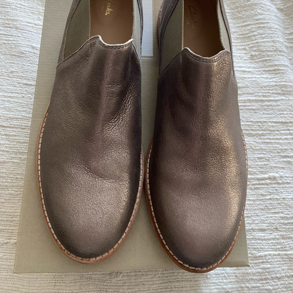 Super cute leather Clark’s.